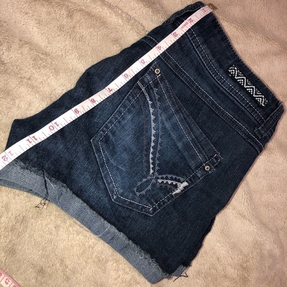 JOLT Jean Shorts - Picture 4 of 4